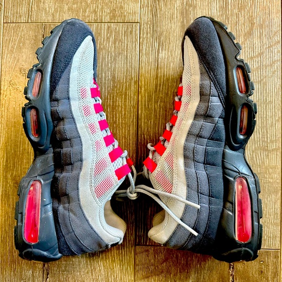 Shoes - *SOLD*Nike Air Max 95 (Women’s Size 10)